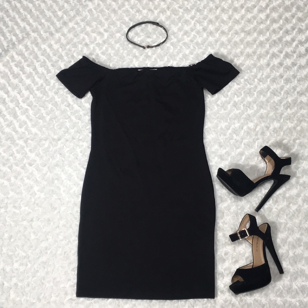 Forever 21 Contemporary Off Shoulder Bodycon Dress